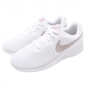 Women's Nike Tanjun tennis shoes